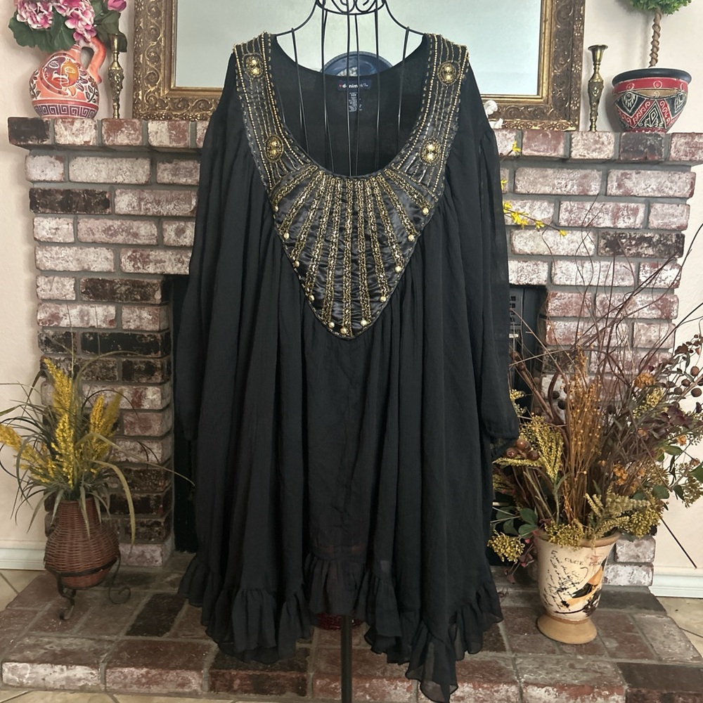 Denim 24/7 30W Top Black Gold Embellished 3/4 Sleeve Ruffle Hem